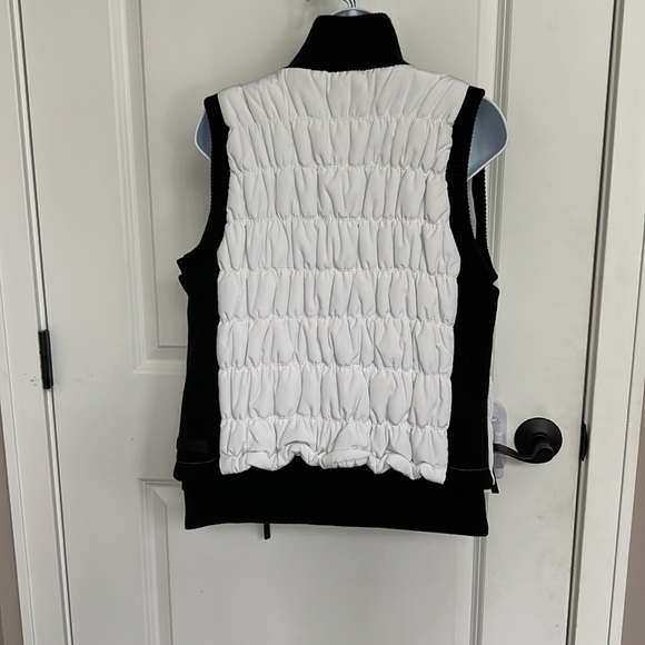 Calvin Klein performance vest size M - Picture 3 of 3